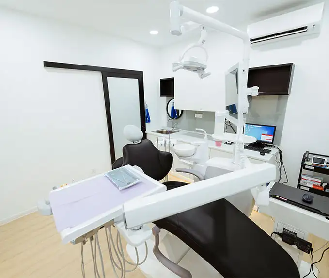 Modern and well equipeed patient room at One Smile Dental Clinic